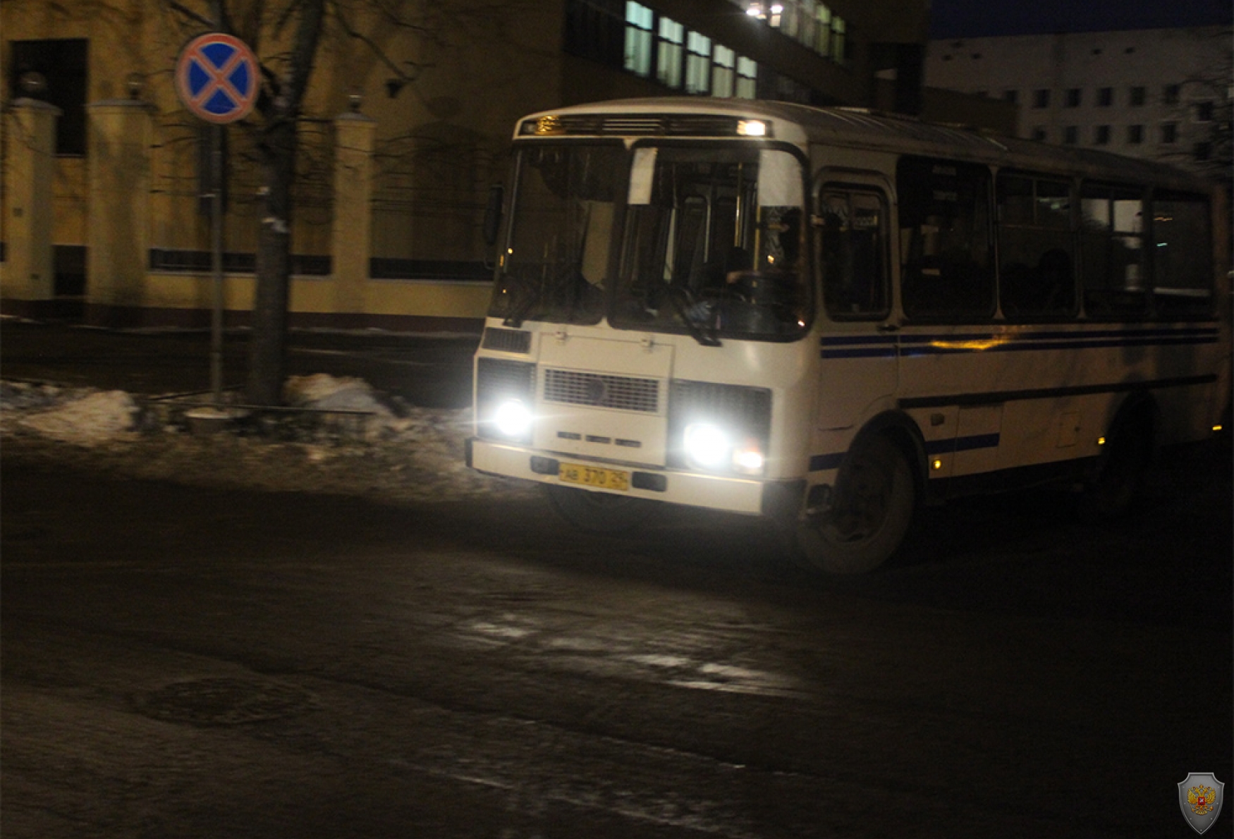 Выезд «террористов» с заложниками на предоставленном автобусе