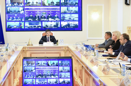 Губернатор Ямало-Ненецкого автономного округаДмитрий Артюхов открывает заседание Координационного совещания по обеспечению правопорядка в Ямало-Ненецком автономном округе