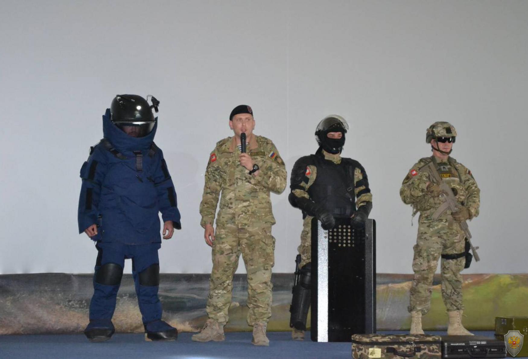 Проведено занятие по комплексной безопасности с учащимися младших классов школ Нахимовского района города Севастополя