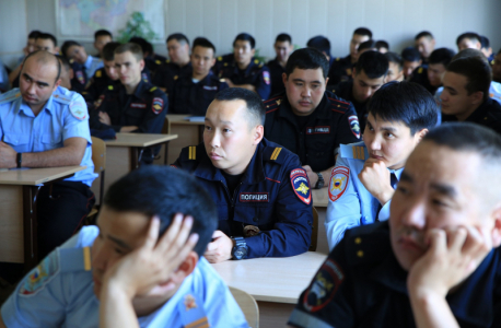 Общественники Якутии и слушатели Центра профессиональной подготовки обсудили вопросы профилактики экстремизма и терроризма