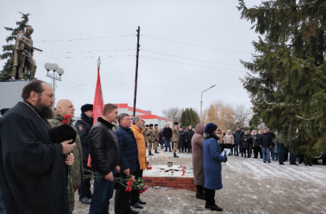 Открытие аллеи памяти Героев в селе Мантурово