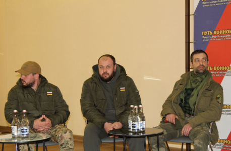 Прошла встреча бойцов добровольческих батальонов "Алания" и "Шторм-Осетия" со студентами