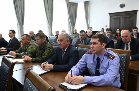 Мурат Кумпилов провел заседание Антитеррористической комиссии