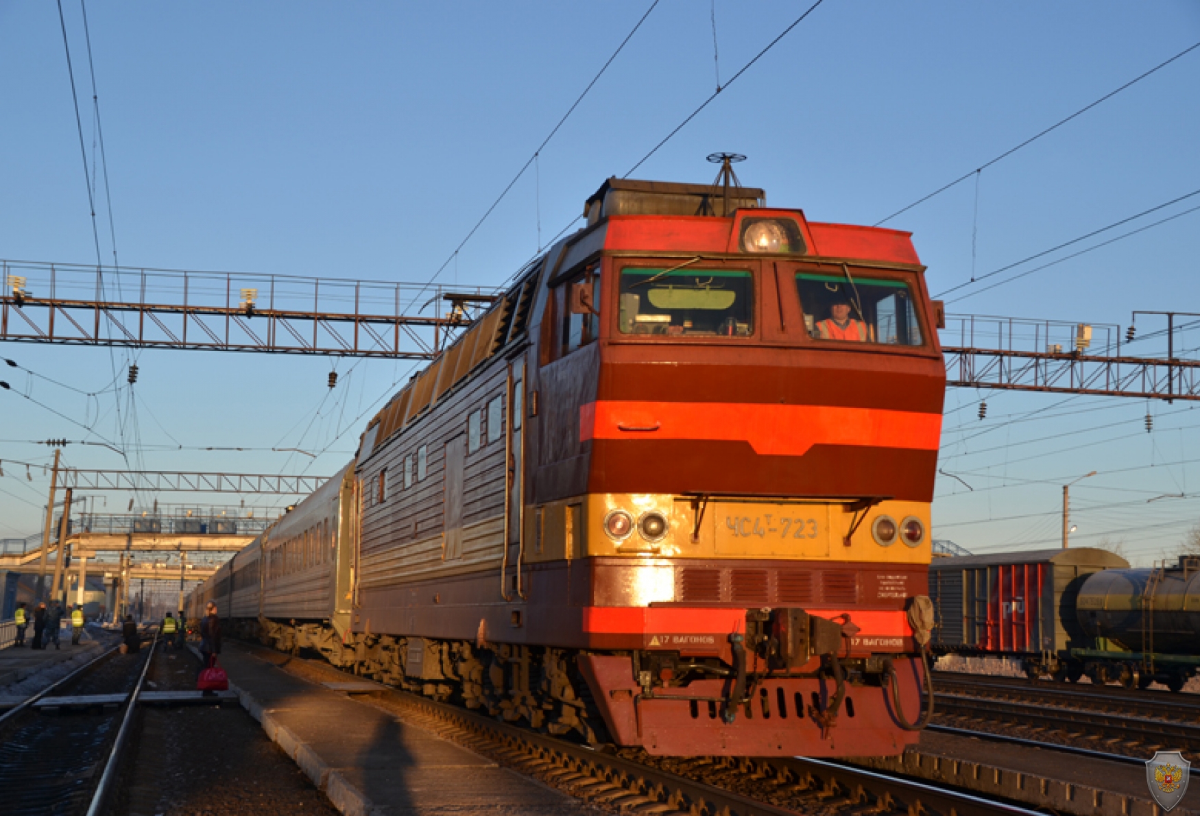Прибытие поезда № 618Я сообщением «Санкт Петербург – Вологда» на станцию Шексна