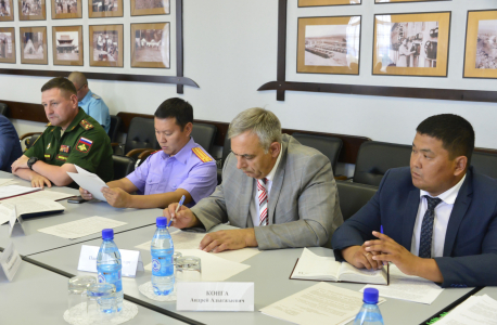 На заседании Антитеррористической комиссии и оперативного штаба обсуждены вопросы обеспечения безопасности во время выборов в Туве