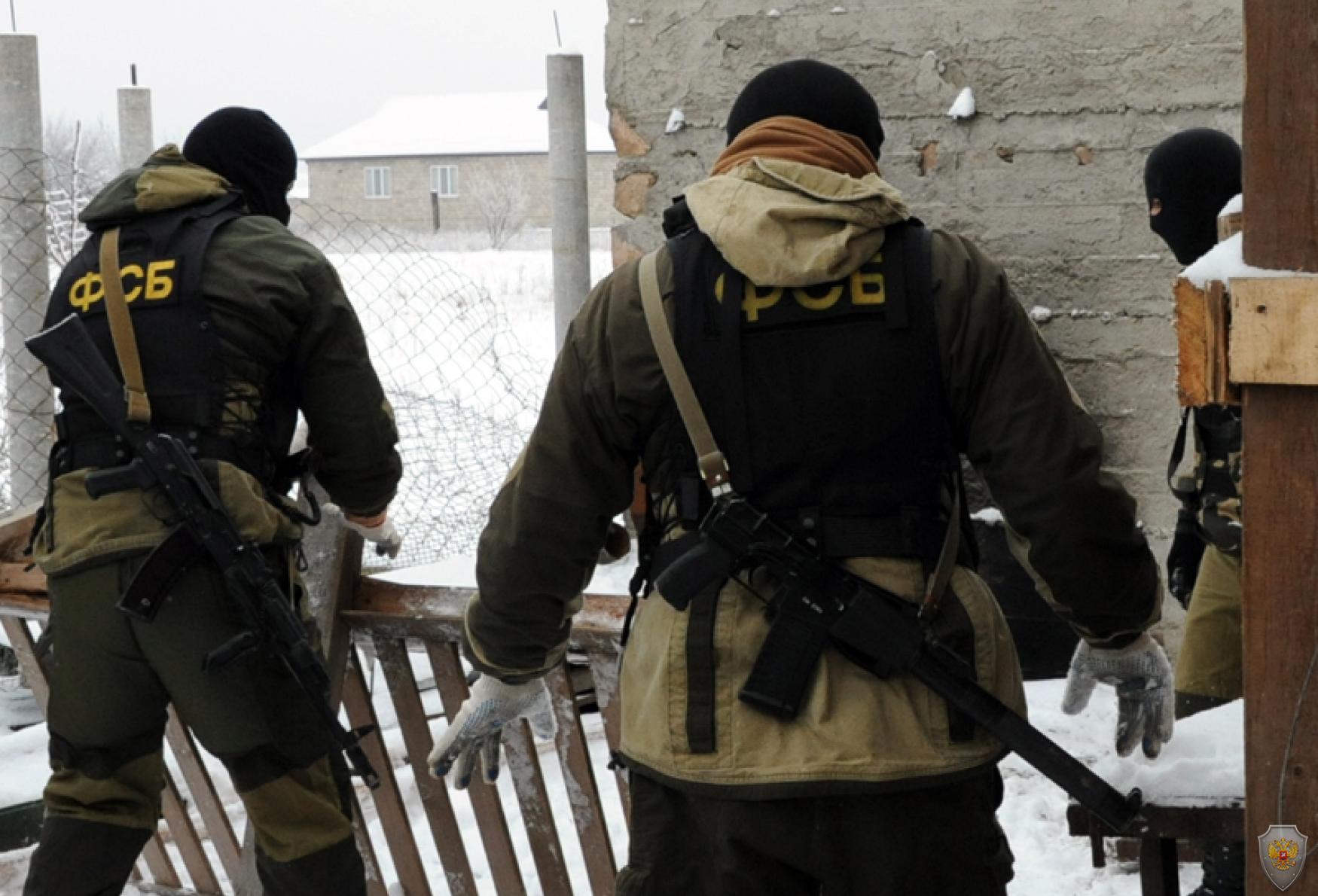 В КБР уничтожен бандитский тайник с боеприпасами, в Дагестане обезврежено СВУ