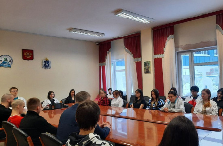 Встреча студентов Ямальского многопрофильного колледжа с участником СВО