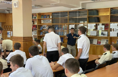 Севастопольским студентам рассказали как распознать фейки
