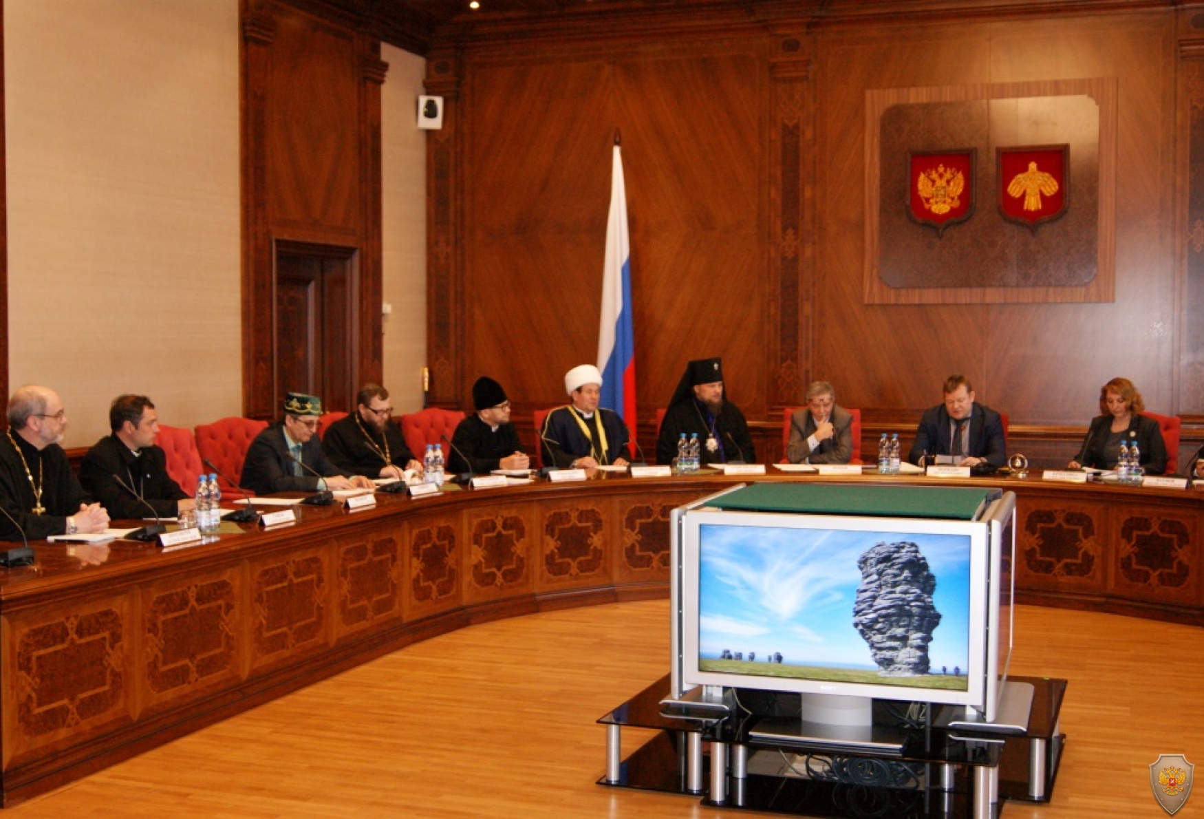 Участие традиционных конфессий в профилактике проявлений экстремизма обсудили в Сыктывкаре
