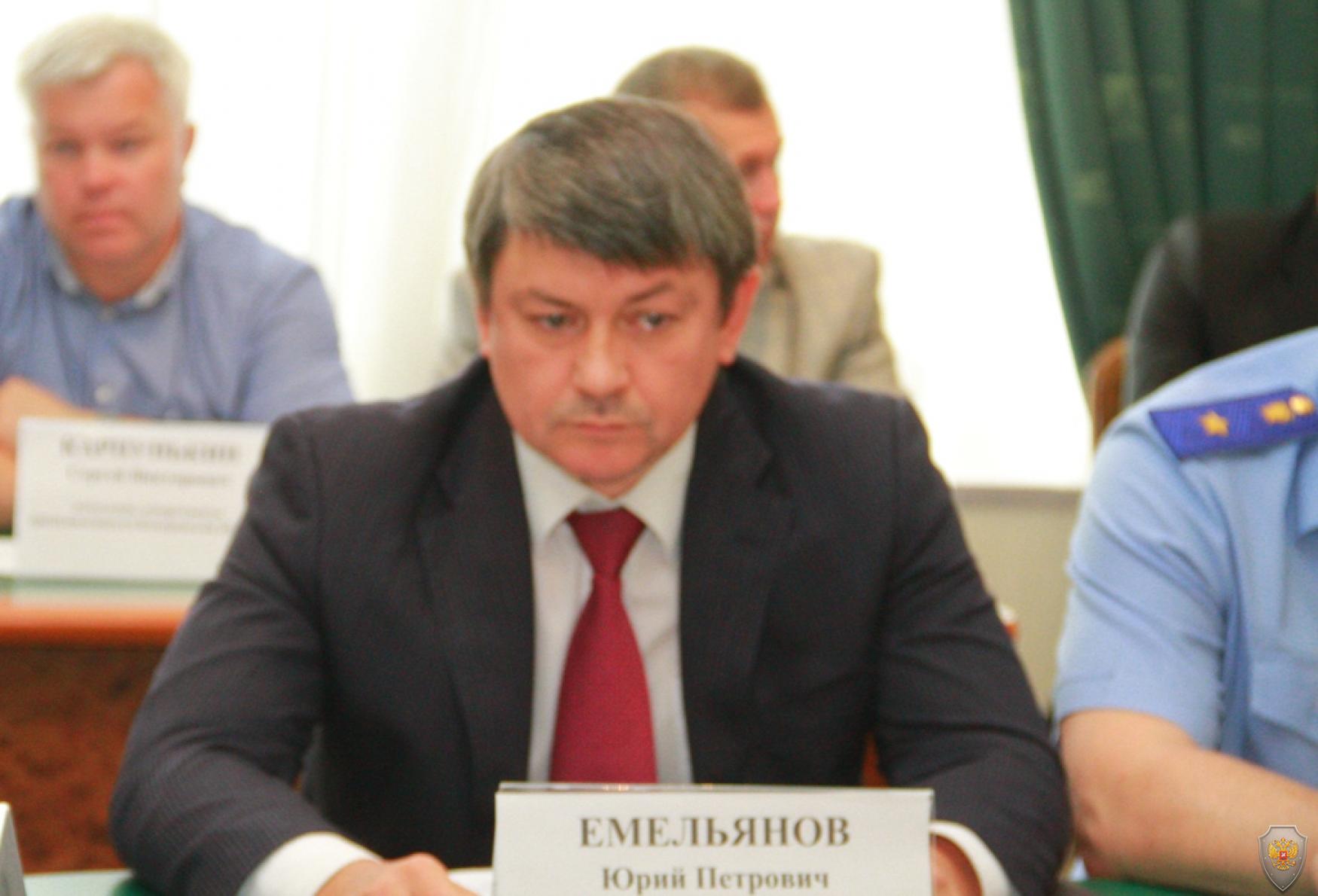 Председатель Избирательной комиссии Кемеровской области Емельянов Юрий Петрович