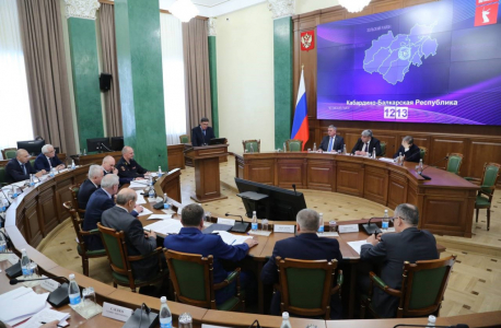 Глава Кабардино-Балкарии провел заседание антитеррористической комиссии и оперативного штаба региона