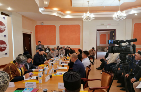 В Калмыкии состоялся круглый стол по вопросам укрепления межконфессиональных отношений