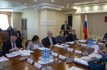 В Сахалинской области обсудили состояние безопасности в транспортной отрасли и выработали мероприятия в сфере борьбы с незаконным  оборотом оружия 