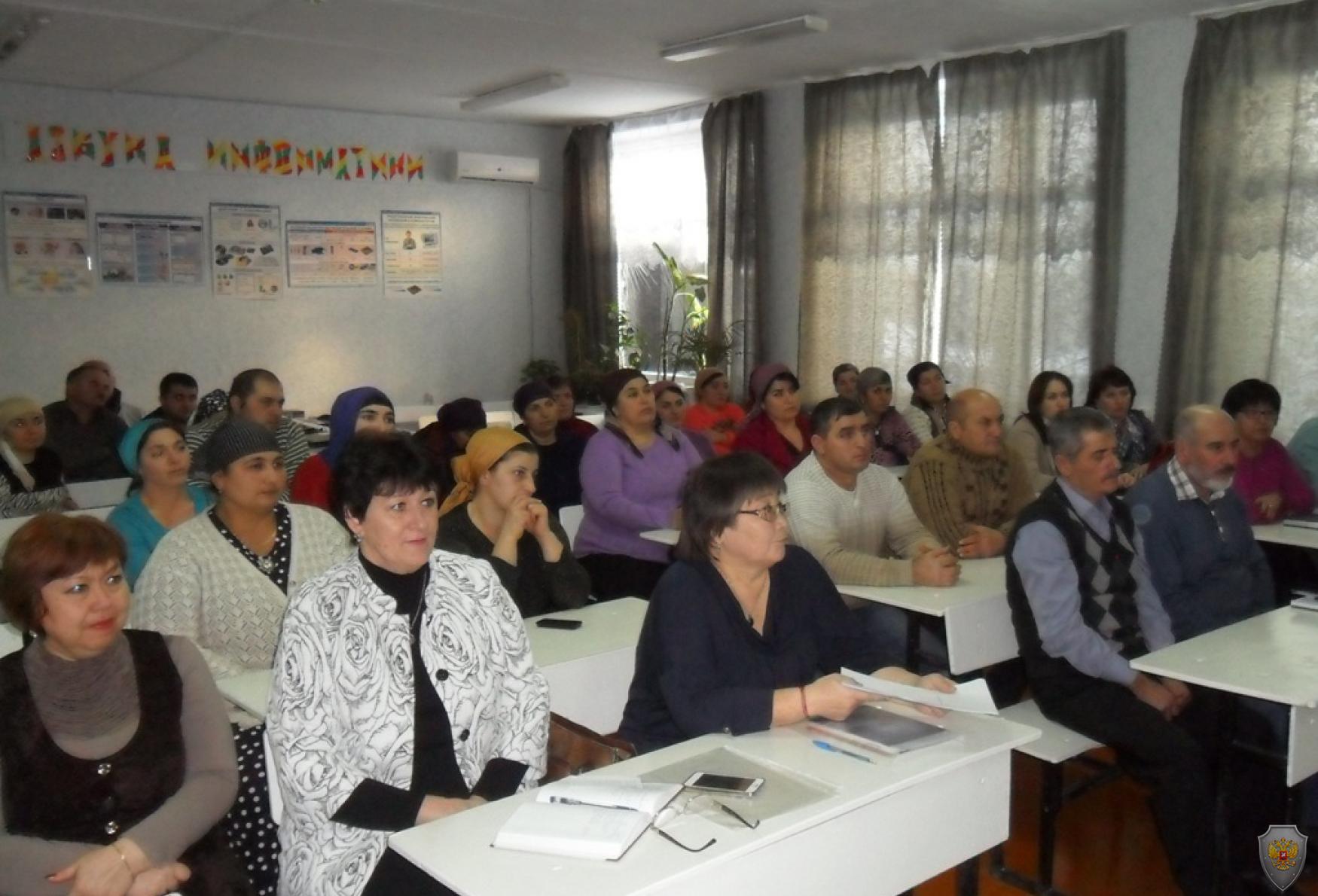 Жители Городовиковского РМО принявшие участие участие в мероприятии «В семье единой»