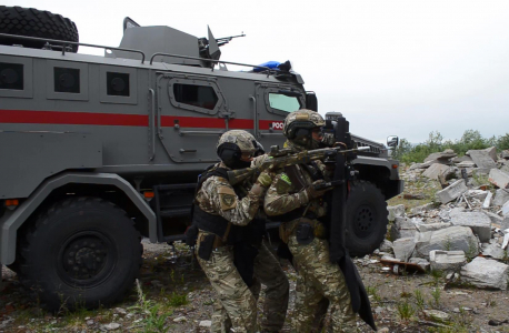 В Мурманской области росгвардейцы отработали нейтрализацию террористов в ходе тактического эпизода учения «Заслон 2021»