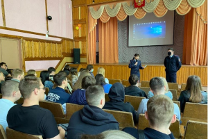Встреча сотрудников правоохранительных органов со студентами проведена в Железногорске