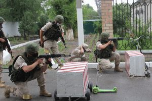 Военнослужащие российской военной базы в Таджикистане отразили нападение условного противника на объекты соединения