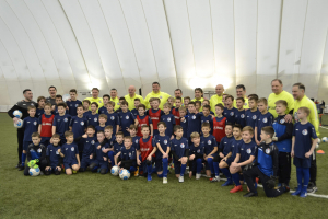 В Воронеже состоялась встреча ветеранов российского футбола с учащимися спортивной школы
