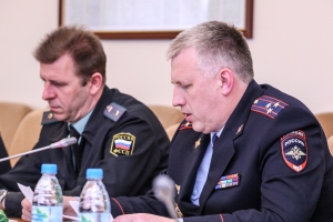 Руководство Калужской области и силовые ведомства региона обсудили меры по обеспечению безопасности населения в майские праздники