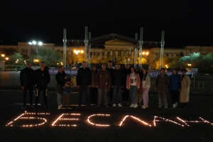 500 свечей зажгли жители Читы в память о погибших в Беслане