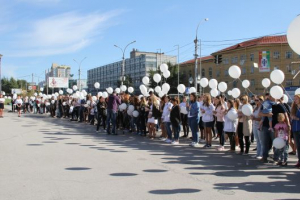 Сотни новосибирцев приняли участие в акции  «Свеча Памяти. Беслан»