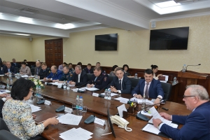 Александр Бердников провел заседание Антитеррористической комиссии Республики Алтай